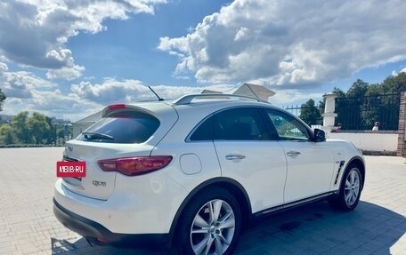 Infiniti QX70, 2013 год, 2 100 000 рублей, 5 фотография