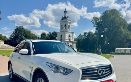 Infiniti QX70, 2013 год, 2 100 000 рублей, 2 фотография