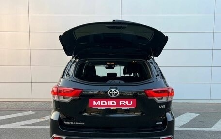 Toyota Highlander III, 2018 год, 2 899 000 рублей, 8 фотография