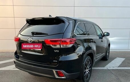 Toyota Highlander III, 2018 год, 2 899 000 рублей, 6 фотография