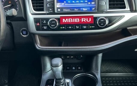 Toyota Highlander III, 2018 год, 2 899 000 рублей, 20 фотография