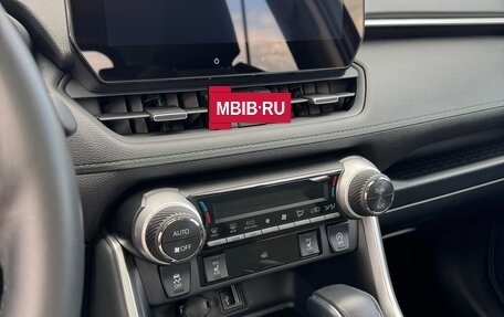 Toyota RAV4, 2024 год, 3 650 000 рублей, 11 фотография