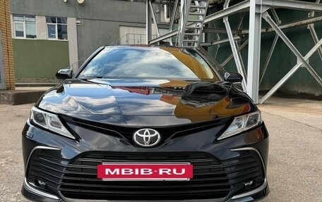 Toyota Camry, 2021 год, 2 740 000 рублей, 2 фотография