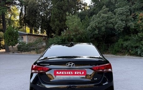Hyundai Solaris II рестайлинг, 2018 год, 1 000 000 рублей, 2 фотография