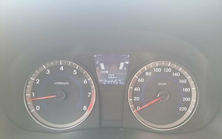 Hyundai Solaris II рестайлинг, 2011 год, 495 000 рублей, 16 фотография