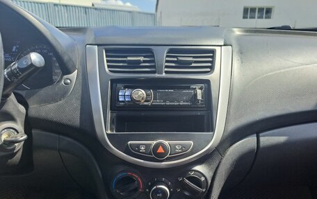 Hyundai Solaris II рестайлинг, 2011 год, 495 000 рублей, 18 фотография