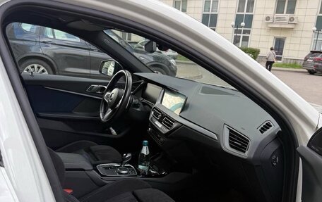 BMW 1 серия, 2019 год, 3 950 000 рублей, 11 фотография