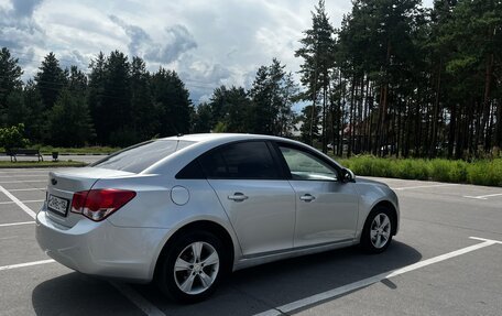 Chevrolet Cruze II, 2011 год, 710 000 рублей, 5 фотография
