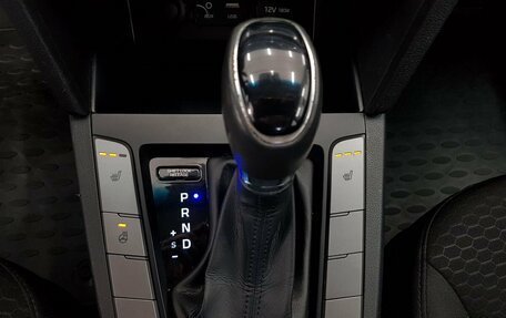 Hyundai Elantra VI рестайлинг, 2020 год, 1 750 000 рублей, 8 фотография
