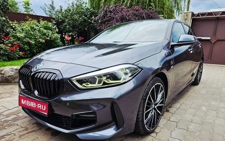 BMW 1 серия, 2021 год, 2 530 000 рублей, 1 фотография