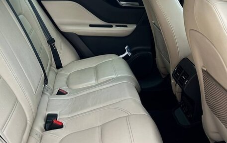 Jaguar F-Pace, 2017 год, 2 680 000 рублей, 21 фотография