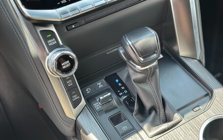 Toyota Land Cruiser, 2021 год, 10 000 000 рублей, 17 фотография