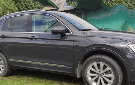 Volkswagen Tiguan II, 2018 год, 2 400 000 рублей, 4 фотография
