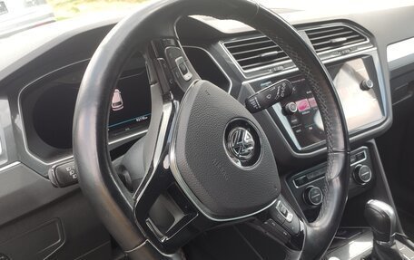 Volkswagen Tiguan II, 2018 год, 2 400 000 рублей, 11 фотография
