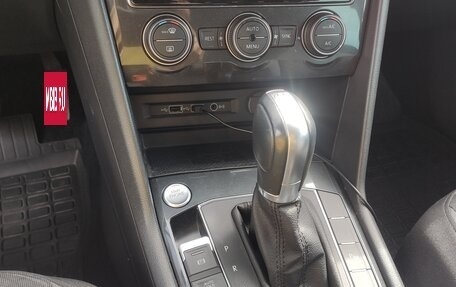 Volkswagen Tiguan II, 2018 год, 2 400 000 рублей, 10 фотография