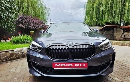 BMW 1 серия, 2021 год, 2 530 000 рублей, 2 фотография