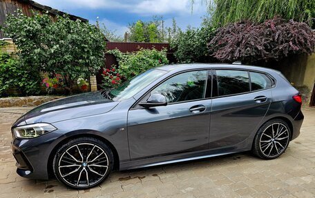 BMW 1 серия, 2021 год, 2 530 000 рублей, 10 фотография