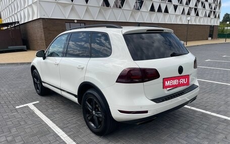 Volkswagen Touareg III, 2011 год, 1 580 000 рублей, 4 фотография