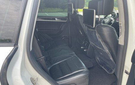 Volkswagen Touareg III, 2011 год, 1 580 000 рублей, 14 фотография
