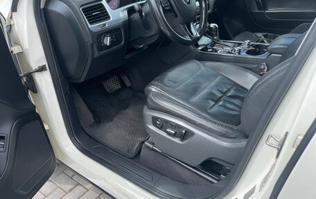 Volkswagen Touareg III, 2011 год, 1 580 000 рублей, 13 фотография