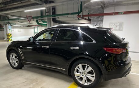 Infiniti QX70, 2015 год, 2 950 000 рублей, 7 фотография