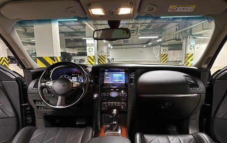Infiniti QX70, 2015 год, 2 950 000 рублей, 10 фотография