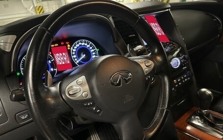 Infiniti QX70, 2015 год, 2 950 000 рублей, 22 фотография