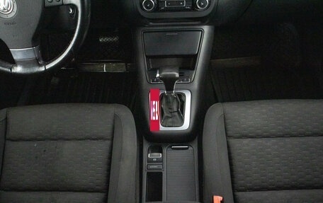 Volkswagen Tiguan I, 2010 год, 1 099 000 рублей, 20 фотография