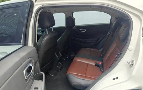 Honda Vezel, 2023 год, 1 751 000 рублей, 16 фотография