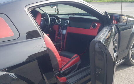 Ford Mustang VI рестайлинг, 2005 год, 1 600 000 рублей, 2 фотография