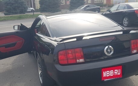 Ford Mustang VI рестайлинг, 2005 год, 1 600 000 рублей, 5 фотография