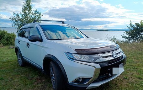Mitsubishi Outlander III рестайлинг 3, 2017 год, 1 700 000 рублей, 3 фотография