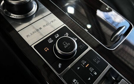 Land Rover Range Rover IV рестайлинг, 2015 год, 3 699 000 рублей, 16 фотография