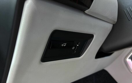 Land Rover Range Rover IV рестайлинг, 2015 год, 3 699 000 рублей, 19 фотография