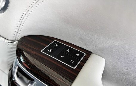Land Rover Range Rover IV рестайлинг, 2015 год, 3 699 000 рублей, 21 фотография