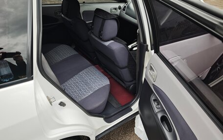 Nissan Wingroad III, 2002 год, 470 000 рублей, 12 фотография
