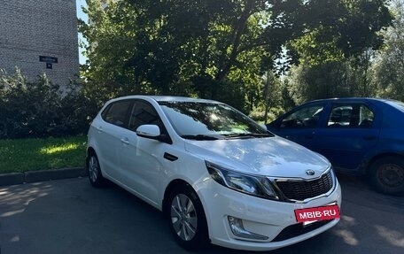 KIA Rio III рестайлинг, 2014 год, 840 000 рублей, 2 фотография
