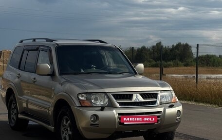 Mitsubishi Pajero III рестайлинг, 2004 год, 980 000 рублей, 2 фотография