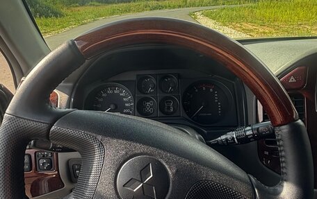 Mitsubishi Pajero III рестайлинг, 2004 год, 980 000 рублей, 12 фотография