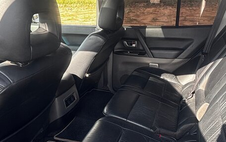 Mitsubishi Pajero III рестайлинг, 2004 год, 980 000 рублей, 14 фотография