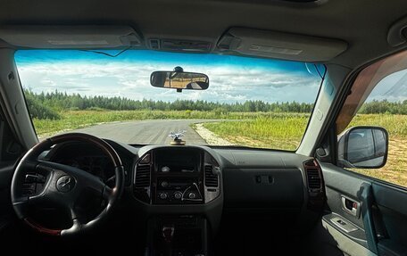 Mitsubishi Pajero III рестайлинг, 2004 год, 980 000 рублей, 13 фотография