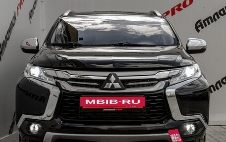 Mitsubishi Pajero Sport III рестайлинг, 2018 год, 2 800 000 рублей, 2 фотография