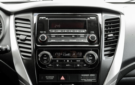 Mitsubishi Pajero Sport III рестайлинг, 2018 год, 2 800 000 рублей, 20 фотография
