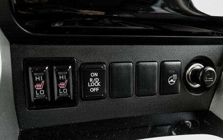Mitsubishi Pajero Sport III рестайлинг, 2018 год, 2 800 000 рублей, 23 фотография
