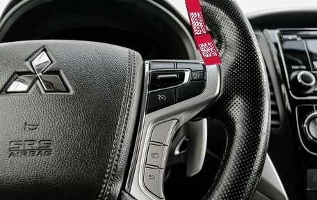Mitsubishi Pajero Sport III рестайлинг, 2018 год, 2 800 000 рублей, 16 фотография