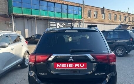 Mitsubishi Outlander III рестайлинг 3, 2019 год, 2 100 000 рублей, 6 фотография
