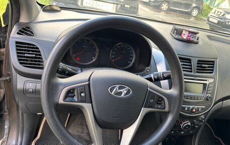 Hyundai Solaris II рестайлинг, 2015 год, 1 000 050 рублей, 2 фотография