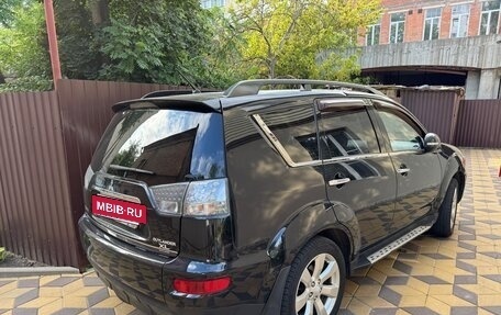 Mitsubishi Outlander III рестайлинг 3, 2011 год, 1 400 000 рублей, 2 фотография