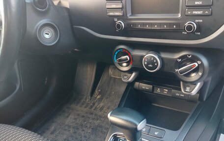 KIA Rio IV, 2018 год, 1 250 000 рублей, 10 фотография