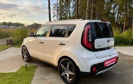 KIA Soul II рестайлинг, 2018 год, 1 590 000 рублей, 35 фотография